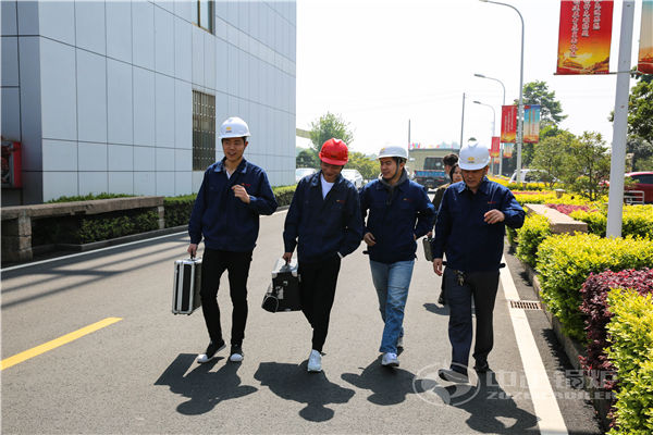 四川十吨燃煤卧式导热油锅炉,中正锅炉提供高效循环流化床系统